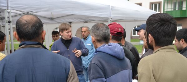 Алексей Гайдуков, лекции для мигрантов, архивное фото Алексей Гайдуков, лекции для мигрантов, архивное фото - Sputnik Таджикистан