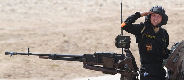 Танковый биатлон, архивное фото Танковый биатлон, архивное фото - Sputnik Таджикистан