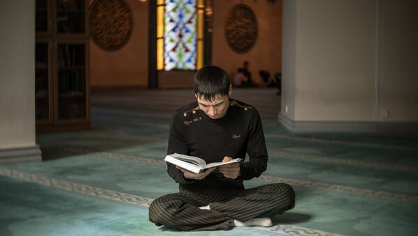 Чтение Корана, архивное фото - Sputnik Таджикистан