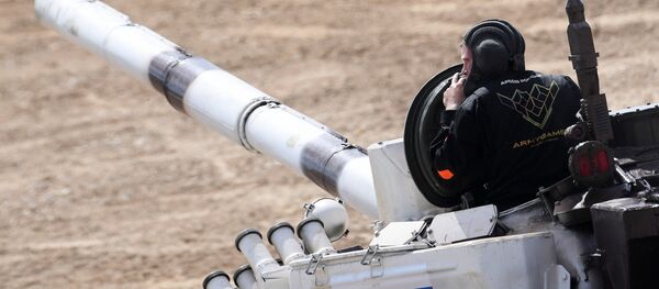 Танковый биатлон, архивное фото - Sputnik Таджикистан