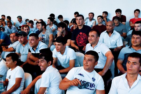 Зрители на боксерском турнире Таджикистан vs Узбекистан - Sputnik Таджикистан