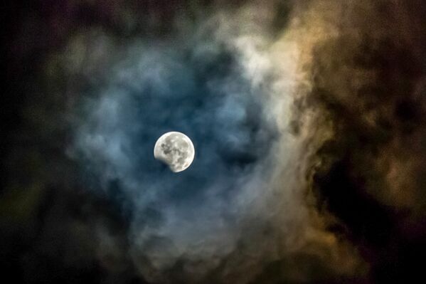 Лунное затмение, архивное фото - Sputnik Таджикистан