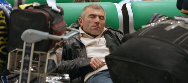 Пассажиры в аэропорту, архивное фото - Sputnik Таджикистан