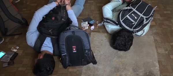 СПУТНИК_Оперативные кадры задержания преступников, планировавших теракты в Москве СПУТНИК_Оперативные кадры задержания преступников, планировавших теракты в Москве - Sputnik Таджикистан