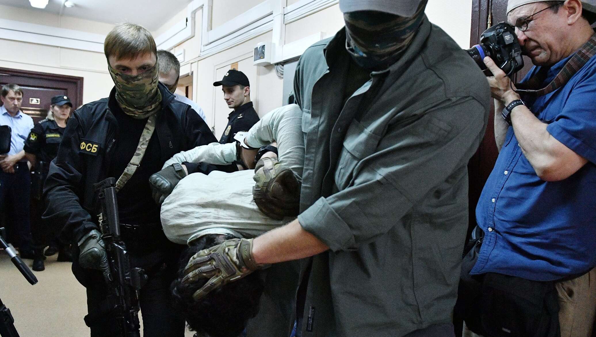 Таджики уезжают из москвы после теракта. Криминальный терроризм.