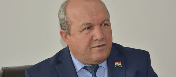 Мудири Китобхонаи миллии Тоҷикистон Сайфиддин Назарзода - Sputnik Тоҷикистон