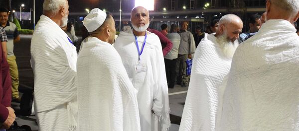 Паломники из Таджикистана отправляются в хадж Паломники из Таджикистана отправляются в хадж - Sputnik Тоҷикистон