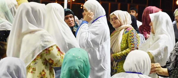 Паломники из Таджикистана отправляются в хадж - Sputnik Тоҷикистон