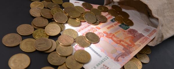 Денежные купюры и монеты России, архивное фото - Sputnik Таджикистан