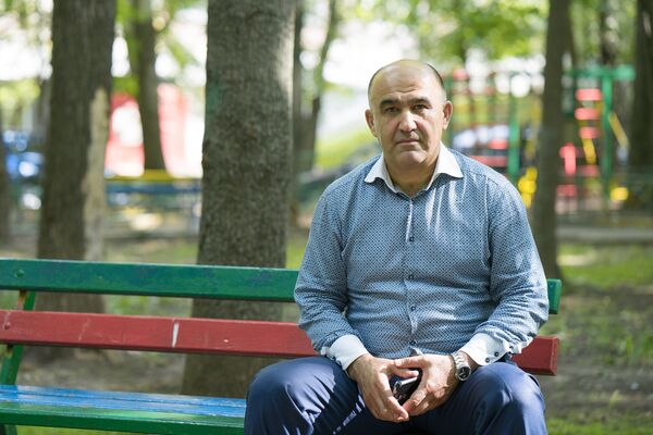 Доктор Абдулло Давлатов: аз Тоҷикистон то Русия, аз аробакашӣ то роҳбарӣ Доктор Абдулло Давлатов: аз Тоҷикистон то Русия, аз аробакашӣ то роҳбарӣ - Sputnik Тоҷикистон