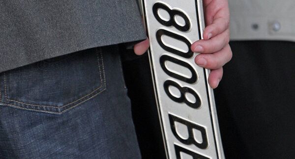 Выдача новых номерных знаков в Симферополе - Sputnik Тоҷикистон