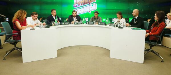 Члены жюри Ты супер! Танцы на пресс конференции Члены жюри Ты супер! Танцы на пресс конференции - Sputnik Таджикистан