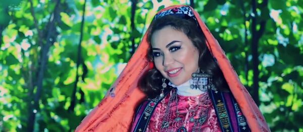 Вышел клип Тахмины Ниязовой на песню ее деда Боймухаммада Ниязова Вышел клип Тахмины Ниязовой на песню ее деда Боймухаммада Ниязова - Sputnik Таджикистан