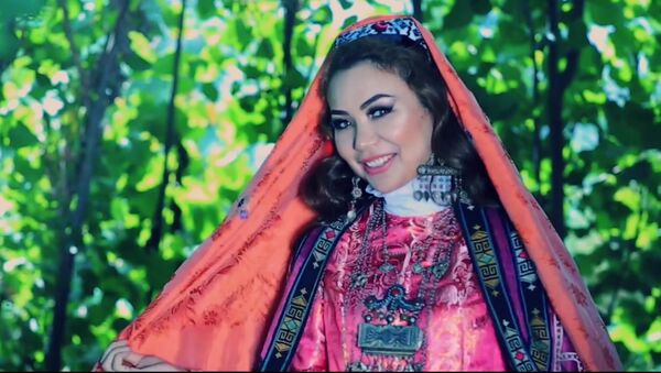 Вышел клип Тахмины Ниязовой на песню ее деда Боймухаммада Ниязова - Sputnik Таджикистан