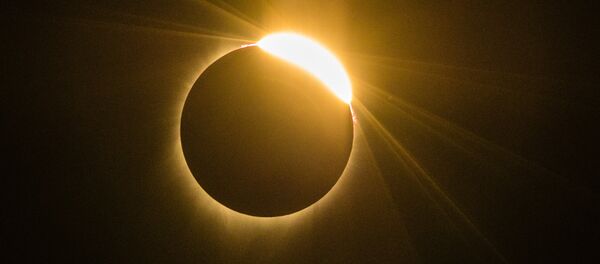 Полное солнечное затмение в понедельник 21 августа 2017 года в Мадрас, штат Орегон - Sputnik Таджикистан