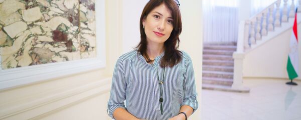 Лилия Гаджиева, учитель химии из республики Дагестан Лилия Гаджиева, учитель химии из республики Дагестан - Sputnik Таджикистан