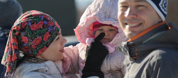 Счастливая семья, архивное фото Счастливая семья, архивное фото - Sputnik Таджикистан