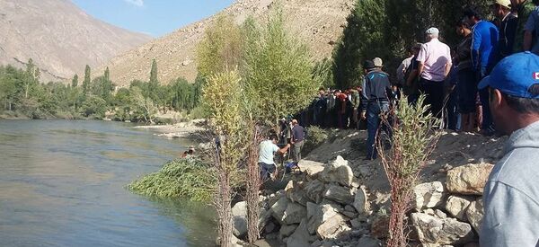 пас аз сарозер шудани худрав дар роҳи Роштқалъа-Хоруғ - Sputnik Тоҷикистон