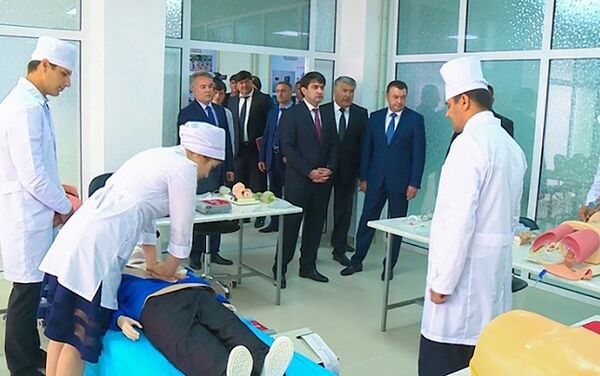 Рустан Эмомали на открытии нового медуниверситета в Таджикистане - Sputnik Таджикистан