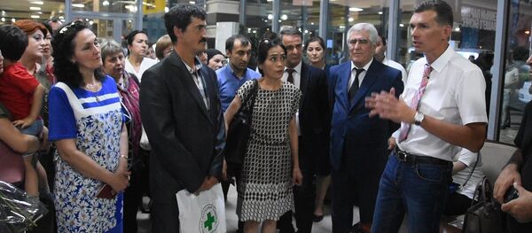 Добро пожаловать: как встретили российских учителей в Душанбе - Sputnik Таджикистан