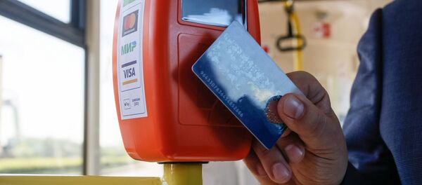 Оплата проезда электронными картами, архивное фото - Sputnik Тоҷикистон