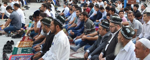 Празднование Курбан-Байрама в Душанбе - Sputnik Тоҷикистон