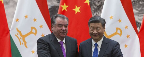 Президент Таджикистана Эмомали Рахмон и председатель КНР Си Цзиньпин - Sputnik Тоҷикистон