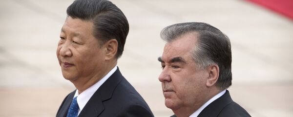Председатель Китая Си Цзиньпин и президент Таджикистана Эмомали Рахмон в Пекине - Sputnik Таджикистан