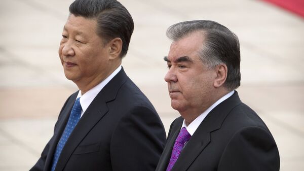 Председатель Китая Си Цзиньпин и президент Таджикистана Эмомали Рахмон в Пекине - Sputnik Таджикистан