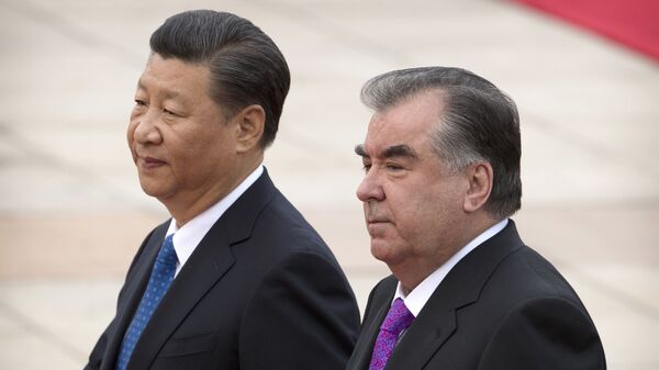 Председатель Китая Си Цзиньпин и президент Таджикистана Эмомали Рахмон в Пекине - Sputnik Тоҷикистон
