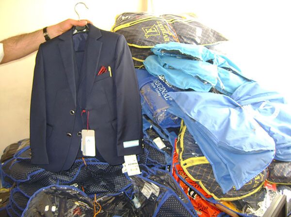 Таможенники РТ изъяли контрафактную школьную форму из Узбекистана - Sputnik Таджикистан