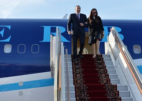Боинг 767-300 азербайджанского президента Ильхама Алиева Боинг 767-300 азербайджанского президента Ильхама Алиева - Sputnik Таджикистан