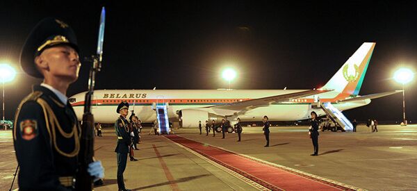 Boeing 738BBJ лидера Беларуси Александра Лукашенко Boeing 738BBJ лидера Беларуси Александра Лукашенко - Sputnik Таджикистан