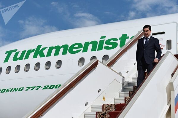 Боинг 777-200 лидера Туркменистана Гурбангулы Бердымухамедова Боинг 777-200 лидера Туркменистана Гурбангулы Бердымухамедова - Sputnik Таджикистан