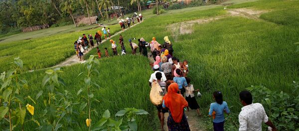 Беженцы рохинджа покидают Мьянму - Sputnik Тоҷикистон