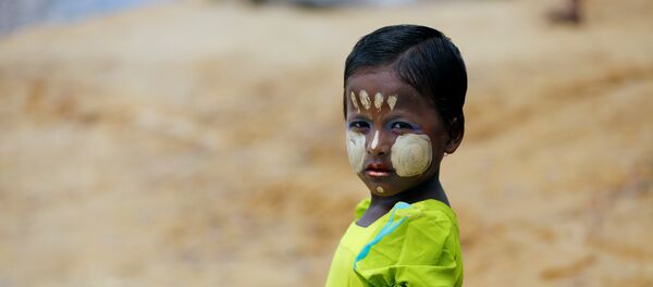 Девочка из народности рохинджа Девочка из народности рохинджа - Sputnik Таджикистан