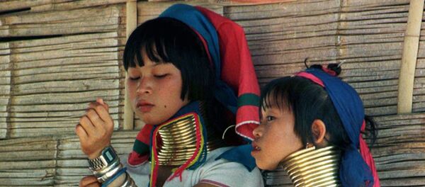 Мьянма, девочки племени падаунг, архивное фото Мьянма, девочки племени падаунг, архивное фото - Sputnik Таджикистан