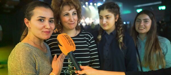 Таассуроти тамошобинон аз ҳунарнамоии Анди дар Маскав - Sputnik Тоҷикистон