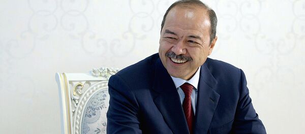 Премьер-министр Узбекистана Абдулла Арипов встретился с президентом Кыргызстана Алмазбеком Атамбаевым - Sputnik Таджикистан