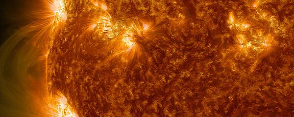 Вспышка на Солнце, архивное фото - Sputnik Таджикистан