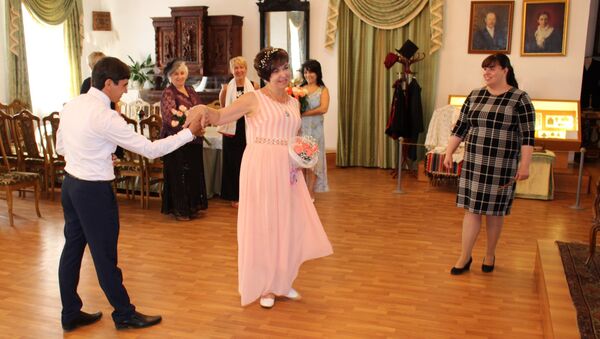 Фото со свадьбы Светланы Устиновой с Довудом Аминовым - Sputnik Таджикистан