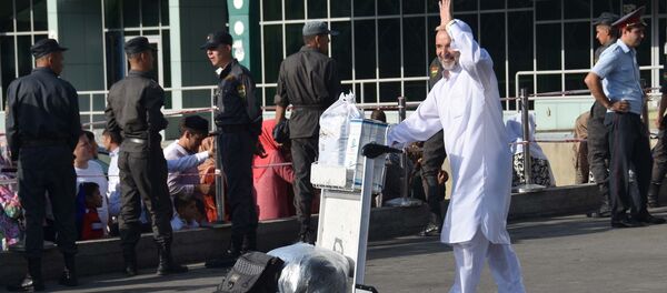 Паломники вернувшиеся с Хаджа в Душанбе Паломники вернувшиеся с Хаджа в Душанбе - Sputnik Таджикистан
