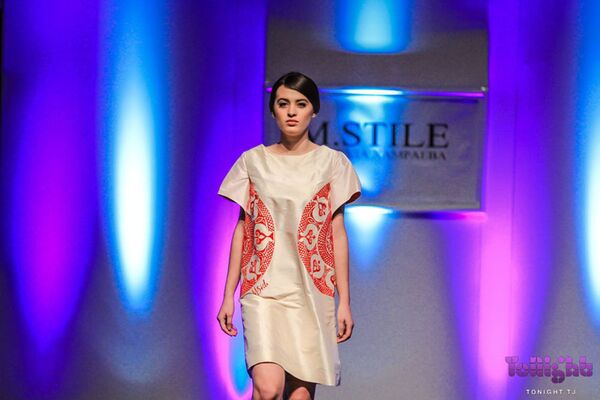 Модель Мадина Назарамонова - Sputnik Тоҷикистон