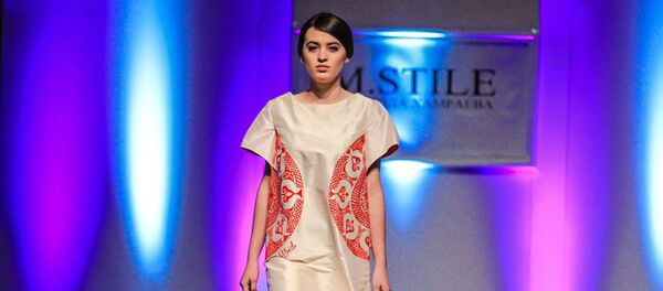 Модель Мадина Назарамонова - Sputnik Тоҷикистон