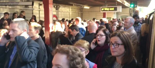 Первые кадры из Лондона, где произошел взрыв в метро - Sputnik Тоҷикистон