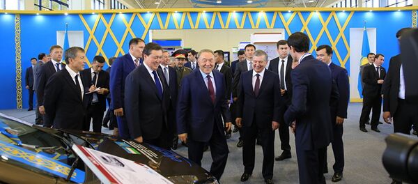 Президенты Казахстана Нурсултан Назарбаев и Узбекистана Шавкат Мирзиёев - Sputnik Таджикистан