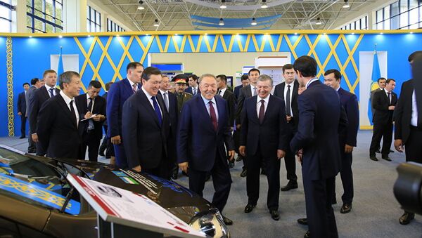 Президенты Казахстана Нурсултан Назарбаев и Узбекистана Шавкат Мирзиёев - Sputnik Таджикистан