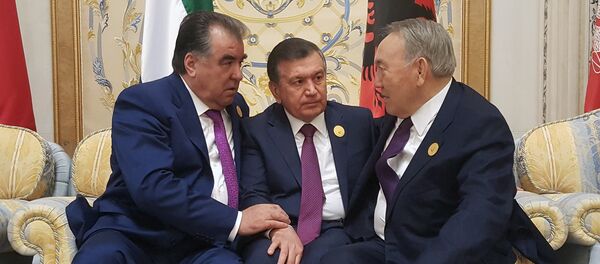 Эмомали Рахмон, Шавкат Мирзиёев и Нурсултан Назарбаев на саммите в Эр-Рияде. архивное фото - Sputnik Тоҷикистон