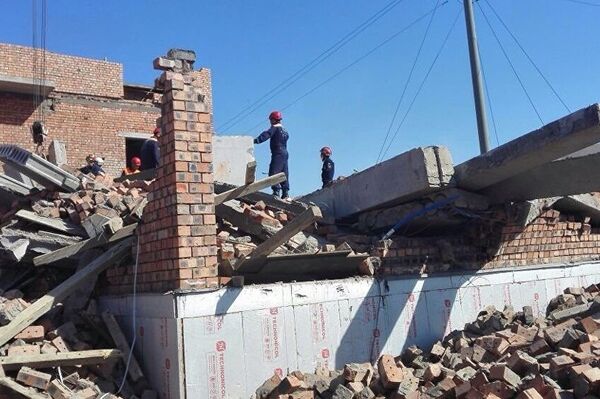 Перекрытие и стена обрушились в строящемся доме в Астане - Sputnik Таджикистан