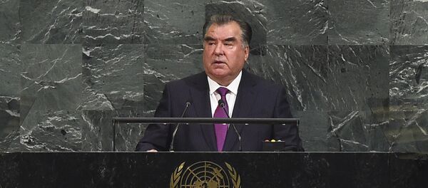 Выступление президента Таджикистана Эмомали Рахмона в рамках 72-й сессии Генеральной ассамблеи ООН - Sputnik Тоҷикистон